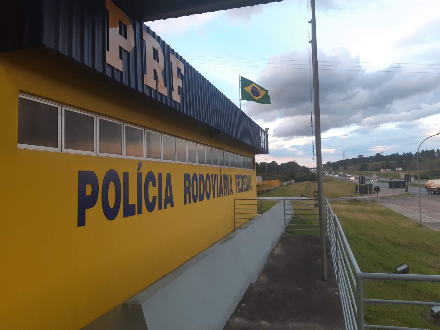 Polícia Rodoviária Federal atualiza situação de rodovias com interdição