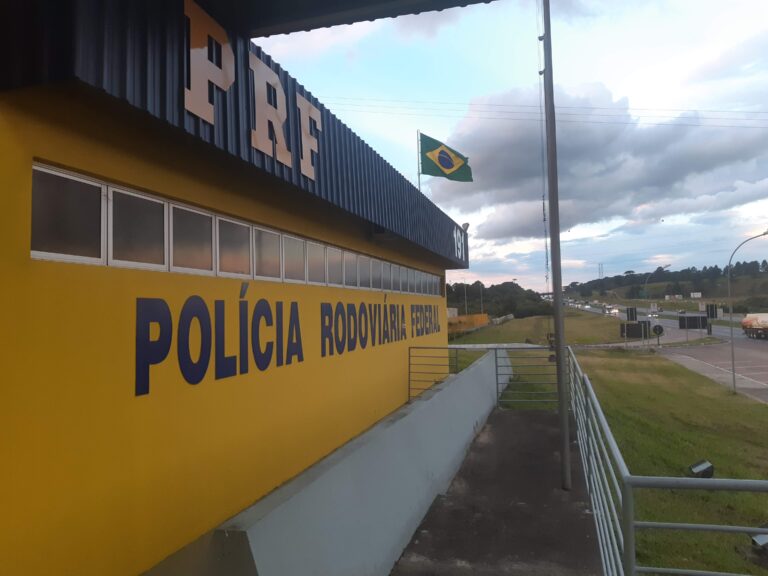 Polícia Rodoviária Federal atualiza situação de rodovias com interdição