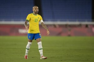 Daniel Alves ou Danilo, quem será o titular da Seleção Brasileira na Copa do Mundo? Daniel Alves ou Danilo, quem será o titular da Seleção Brasileira na Copa do Mundo?