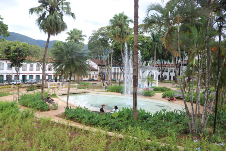 Justiça determina que eventos em praças do centro histórico de Mariana devem ter autorização do Iphan