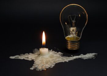 Opinião: Centro histórico de Ouro Preto tem Natal de Luz enquanto distritos vivem apagão de luz