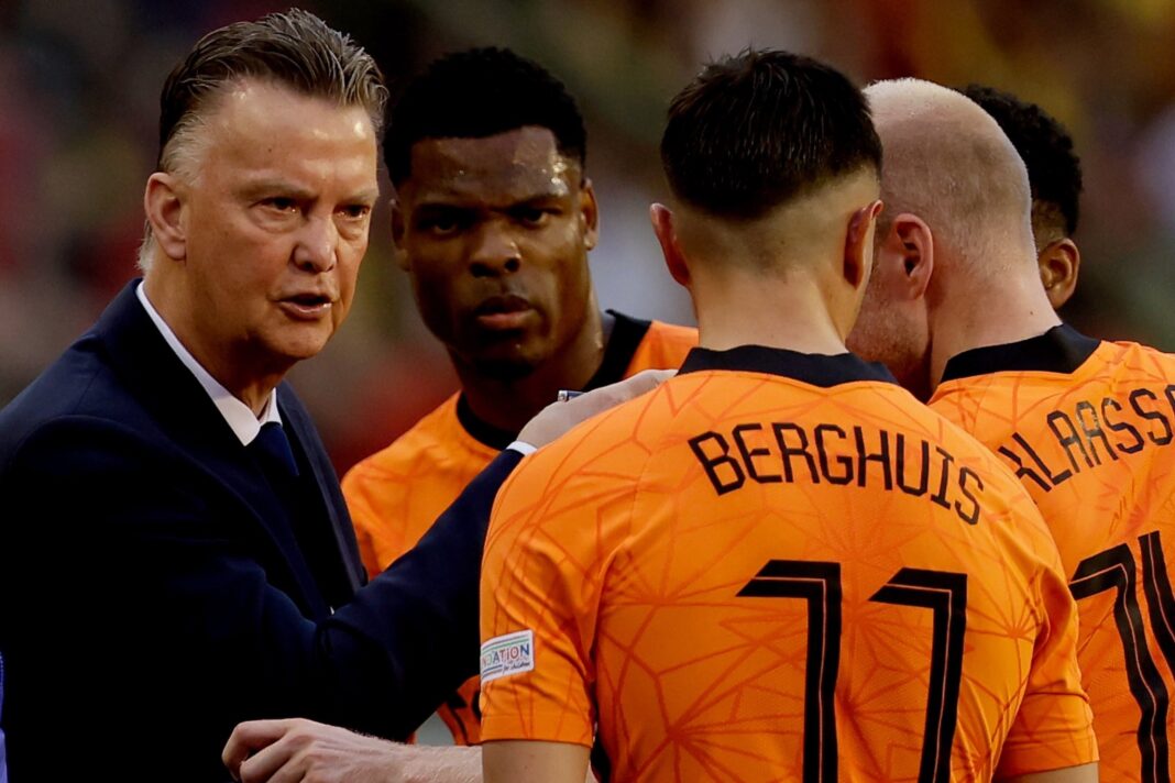 Com velho conhecido no comando, Holanda retorna à Copa do Mundo sonhando com título inédito Com velho conhecido no comando, Holanda retorna à Copa do Mundo sonhando com título inédito