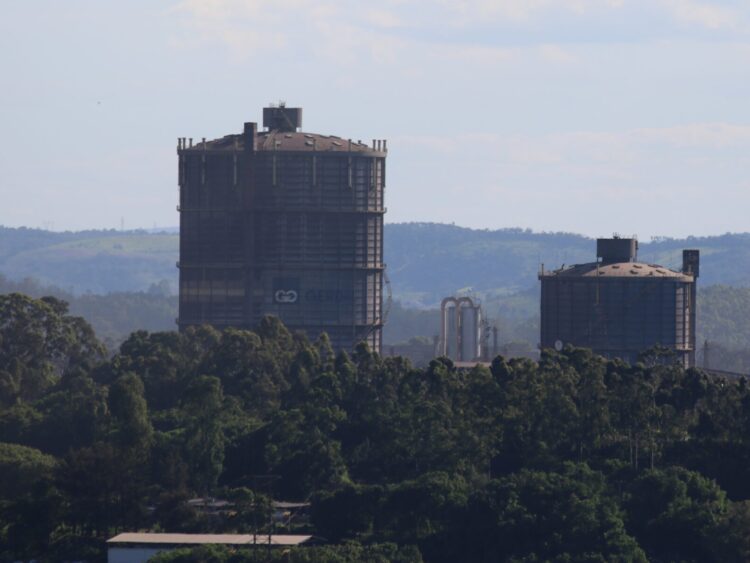 Trabalhe na gigante da siderurgia: 107 vagas são abertas pela Gerdau; veja os cargos