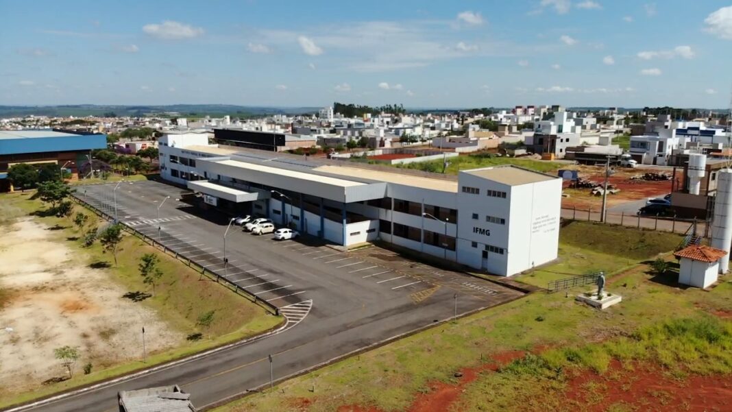 IFMG realiza processo seletivo para professor visitante na área de ciências biológicas IFMG realiza processo seletivo para professor visitante na área de ciências biológicas