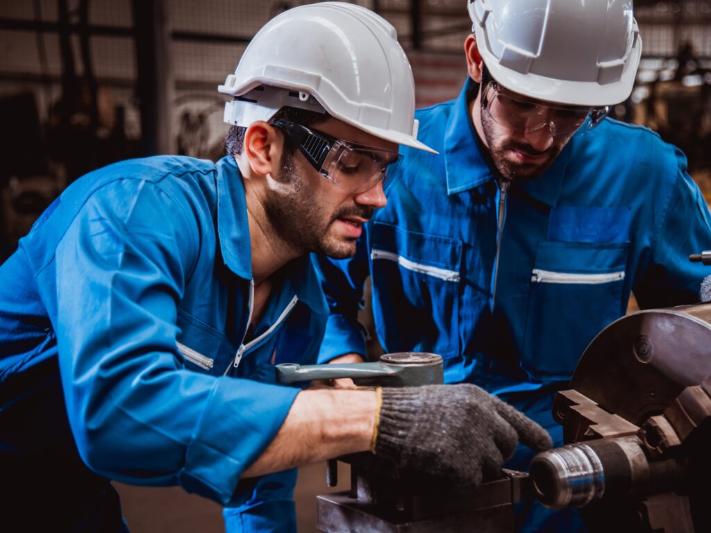 Empresa chilena abre 100 vagas para jovens sem experiência em MG e outras vagas na área industrial Empresa do Chile abre 100 vagas para jovens se experiência em MG e outras vagas área industrial