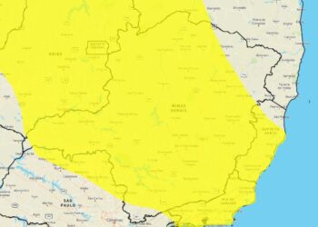 Quase todo o estado de Minas Gerais está sob alerta de chuvas intensas na véspera de feriado