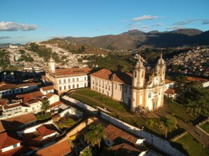 Clima de faroeste nas reuniões da Câmara de Ouro Preto é motivado pela rejeição ao governo de Angelo Oswaldo PT de Ouro Preto embarca no governo de Angelo Oswaldo mesmo com questão da Saneouro pendente