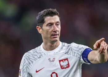 Lewandowski e mais dez: Polônia sonha com mata-mata na força de seu artilheiro