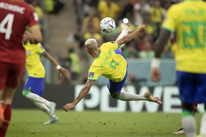O voleio de Richarlison é um dos mais belo gols da Copa do Mundo até agora