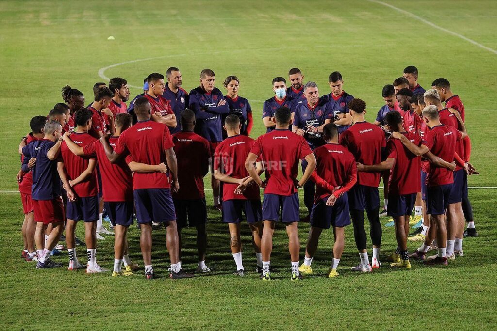 Jogadores da Costa Rica em treino preparatório para a Copa do Mundo de 2022