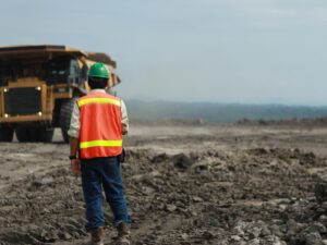 Vale inicia novembro com dezenas de vagas de emprego em 35 cargos em MG Vale inicia novembro com dezenas de vagas de emprego em 35 cargos em MG