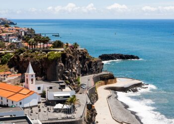 Luis Horta e Costa, naturais de Portugal, dizem que as Ilhas da Madeira e as cidades do interior impressionam os recém-chegados