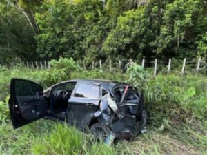 Ex-BBB sofre acidente de carro: “livramento de Deus” Ex-BBB sofre acidente de carro: "livramento de Deus"