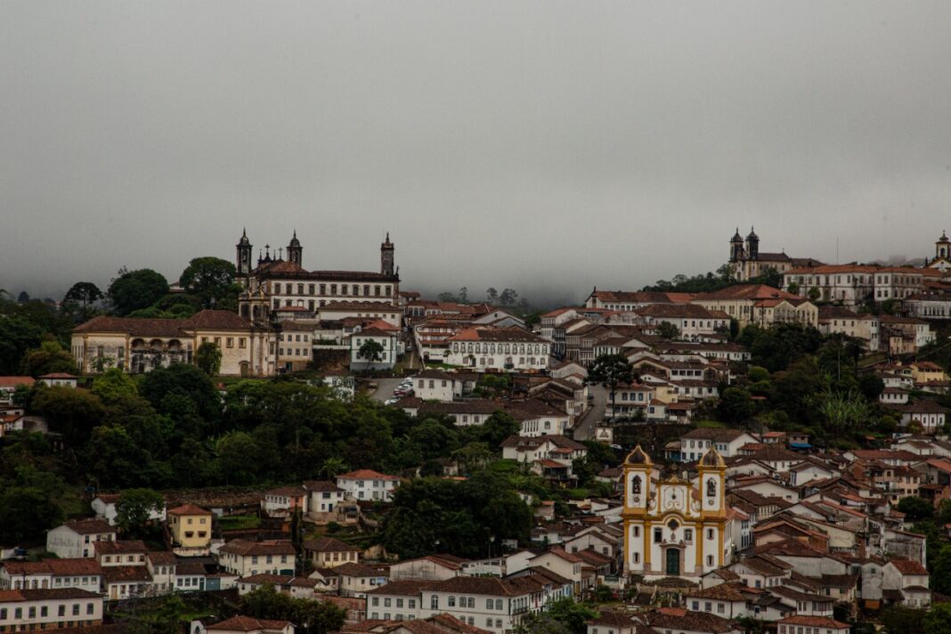 Vai chuva, vem chuva e tudo segue igual em Ouro Preto Vai chuva, vem chuva e tudo segue igual em Ouro Preto