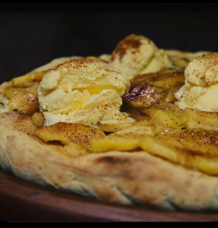 Bispo traz uma versão bem legal da pizza de maça flambada, receita para abrilhantar a ceia de natal: