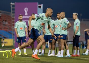 Copa do Mundo: Brasil perde favoritismo contra Camarões por usar time reserva?