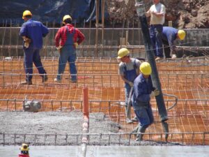 Grupo de construção civil pesada busca profissionais com urgência Grupo de construção civil pesada busca profissionais com urgência