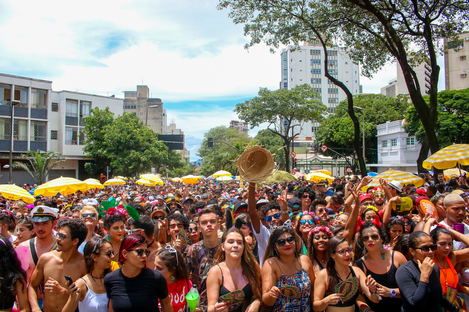 Belo Horizonte prepara pré-carnaval com desfile de mais de 100 blocos de rua