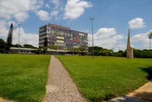 Concurso público da UFMG tem 56 vagas de nível médio e superior Concurso público da UFMG tem 56 vagas de nível médio e superior