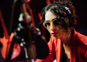 Relembre 7 sucessos de Marisa Monte para aquecer o coração