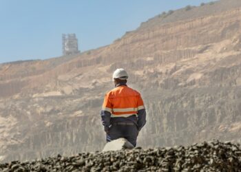 Empresa de mineração contrata auxiliares, mecânico, soldador e vulcanizador