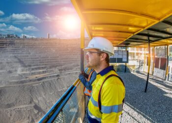 Mineradora anuncia abertura de vagas para auxiliares