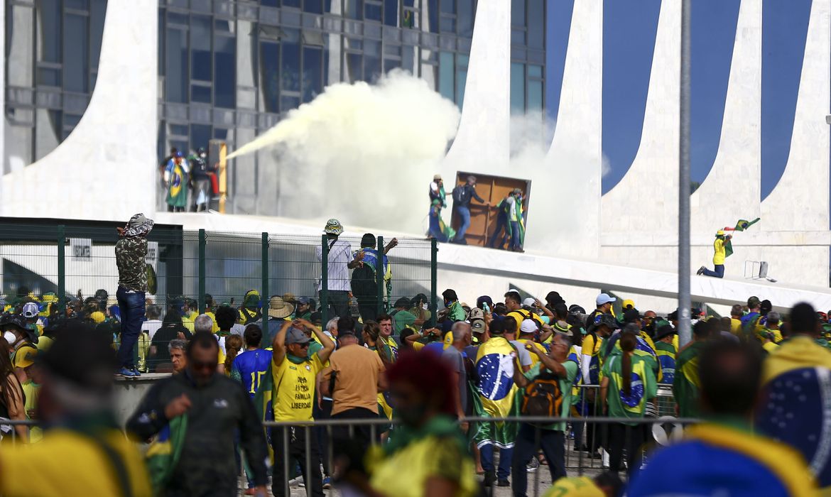 Manifestantes invadem Congresso, STF e Palácio do Planalto - Foto: Marcelo Camargo/Agência Brasil