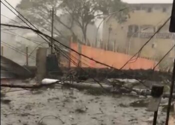 Forte chuva atinge Itabirito e causa estrago na área central; veja vídeo