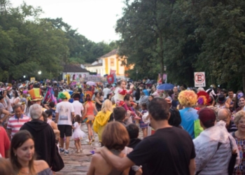 Carnaval Cultural em Tiradentes (MG) une charme, tradição e muita folia