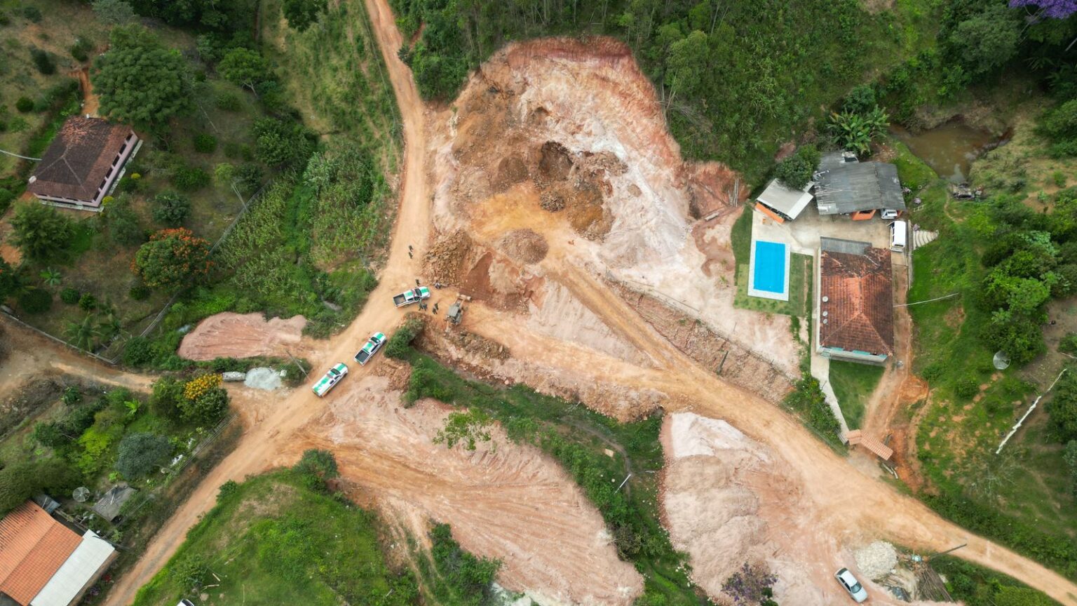 Polícia Ambiental prende suspeito por mineração ilegal em Ouro Preto Polícia Ambiental prende um suspeito por mineração ilegal em Ouro Preto