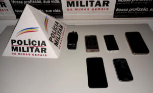 Rapaz com celulares de origem suspeita é preso em Mariana-MG Rapaz com celulares de origem suspeita é preso em Mariana-MG