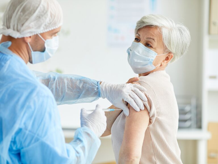 Ouro Preto avança na aplicação da vacina bivalente