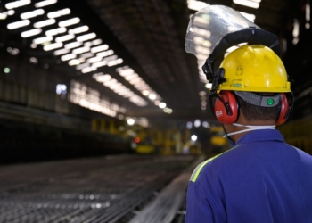 Gigante siderúrgica tem quase 100 vagas de emprego; confira