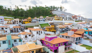 Famílias de Bento Rodrigues recebem chaves de suas casas