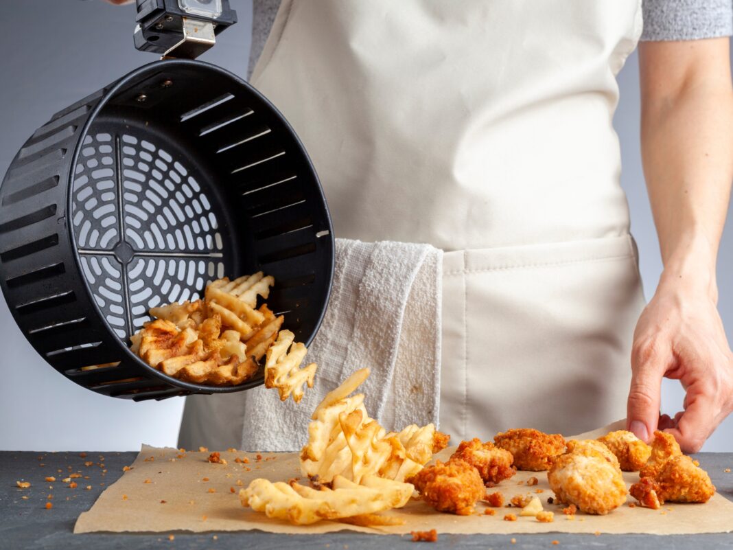 Saiba como usar e cuidar da sua air fryer Saiba como usar e cuidar da sua air fryer