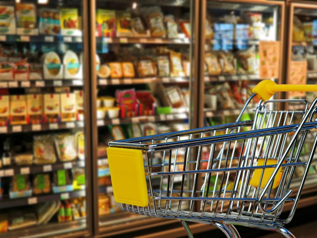 Empresa de varejo alimentar abre vagas para maiores de 50 anos em Belo Horizonte Empresa de varejo alimentar abre vagas para maiores de 50 anos em Belo Horizonte