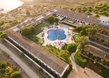 Setor de comércio e serviços celebra novo empreendimento hoteleiro em Ouro Preto