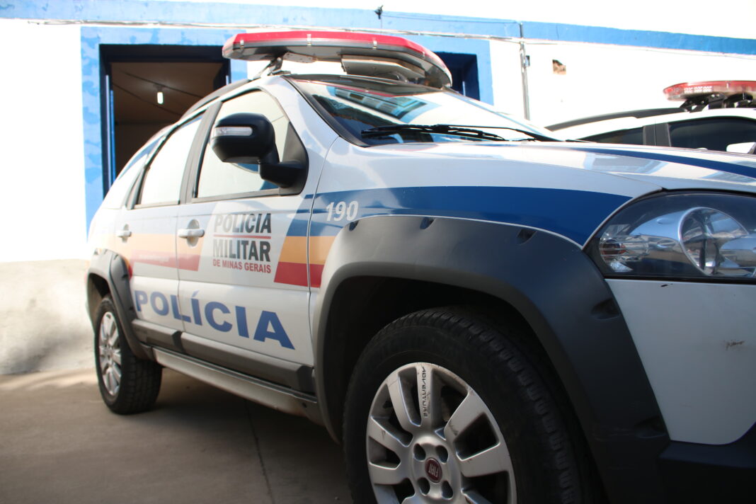 Mulher é atingida a tiros em Itabirito Mulher é atingida a tiros em Itabirito
