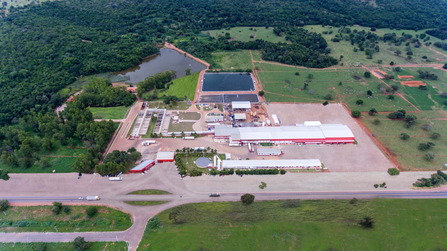 Plena Alimentos contrata profissionais para unidades em Minas Gerais e Tocantins