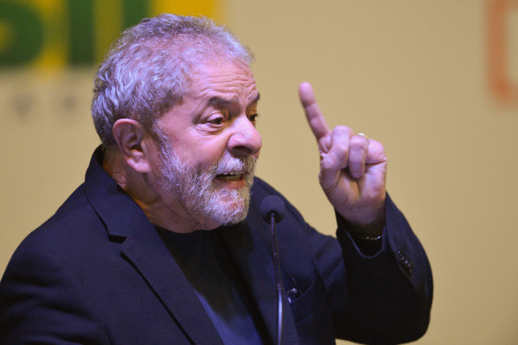 Lula avalia curta duração do programa de descontos em veículos Lula avalia curta duração do programa de descontos em veículos
