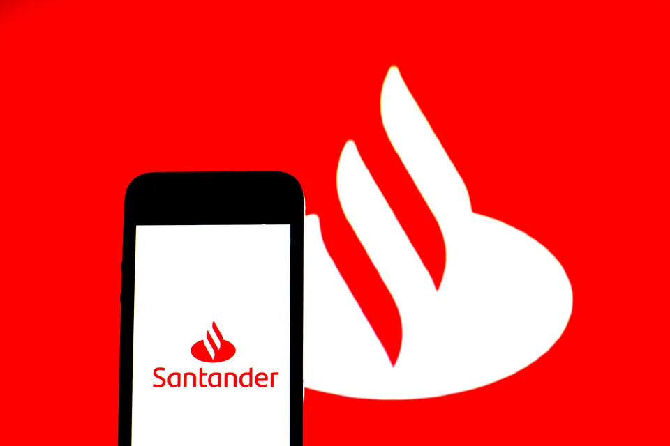 Santander anuncia mais de 800 vagas para assessores de investimentos