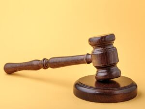 Motorista ganha na Justiça do Trabalho indenização após ser apelidado de “Valesca Popozuda” Motorista ganha na Justiça do Trabalho indenização após ser apelidado de "Valesca Popozuda"