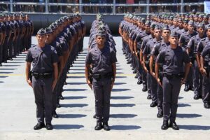 Concurso da Polícia Militar tem 2.700 vagas com remuneração básica inicial de R$ 4,8 mil Concurso da Polícia Militar tem 2.700 vagas com remuneração básica inicial de R$ 4,8 mil