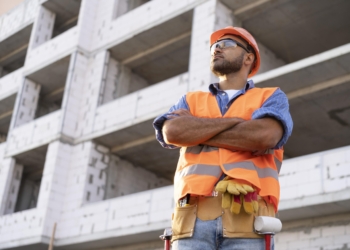 Construtoras em Mariana anunciam vagas para operadores, mecânicos e motoristas