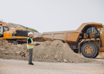 SAFM Mineração contrata auxiliar e inspetor para Itabirito-MG