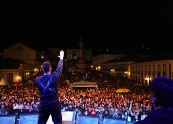 Dilsinho anuncia gravação de 'Diferentão 2' em praça pública de Ouro Preto