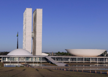 Câmara dos Deputados Abre quatro editais de concursos públicos com 749 vagas para analistas legislativos