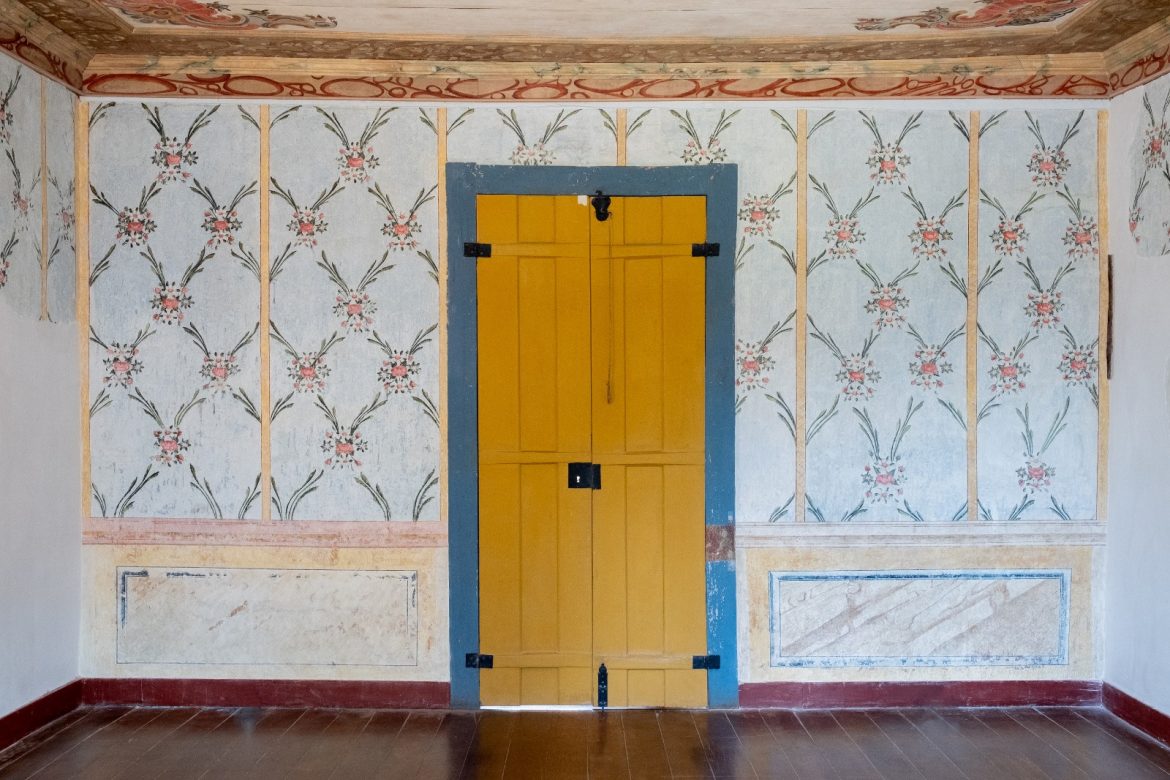 Documentário apresenta a restauração de pinturas decorativas do Museu Casa Padre Toledo em Tiradentes