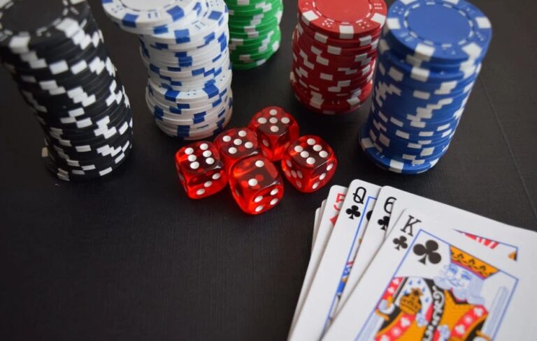 Ganhar dinheiro na internet jogando em cassino: Fascinante Mundo do Poker Online