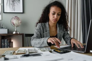 7 Dicas para controlar gastos e economizar dinheiro